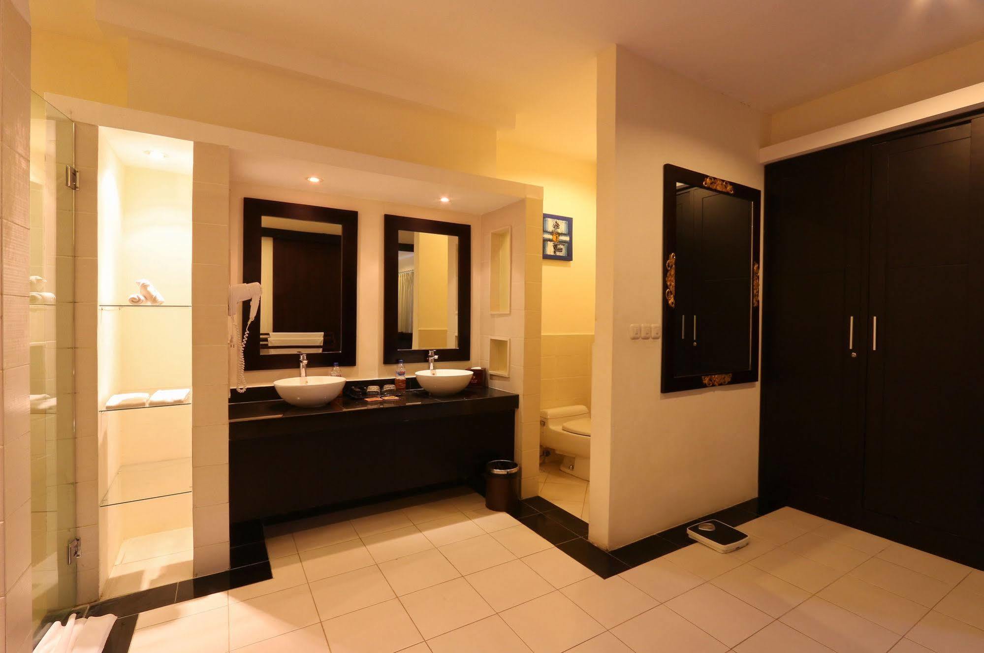 Bali Yubi Seminyak (Bali)